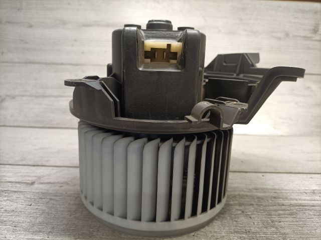 bontott FIAT GRANDE PUNTO Fűtőmotor (Nem klímás)