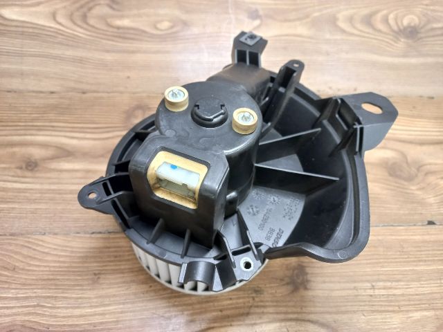 bontott FIAT GRANDE PUNTO Fűtőmotor (Nem klímás)