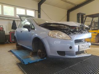 bontott FIAT GRANDE PUNTO Gázrugós Kitámasztó Teleszkóp Csomagtérajtó Jobb