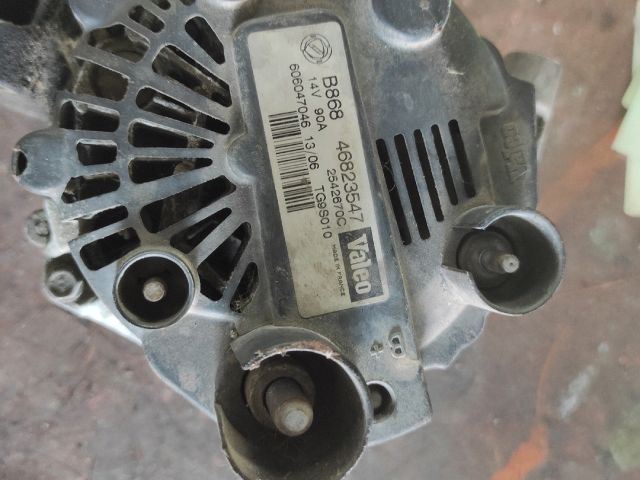 bontott FIAT GRANDE PUNTO Generátor