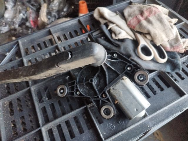 bontott FIAT GRANDE PUNTO Hátsó Ablaktörlő Motor