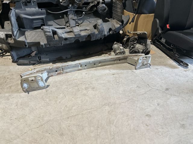 bontott FIAT GRANDE PUNTO Hátsó Lökhárító Merevítő (Fém)