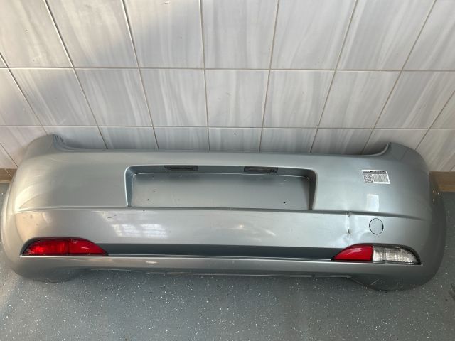 bontott FIAT GRANDE PUNTO Hátsó Lökhárító (Részeivel)