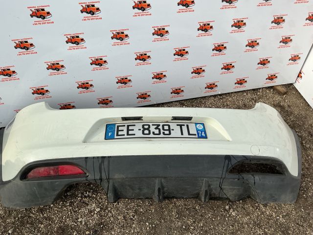 bontott FIAT GRANDE PUNTO Hátsó Lökhárító (Részeivel)