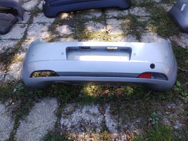 bontott FIAT GRANDE PUNTO Hátsó Lökhárító (Üresen)