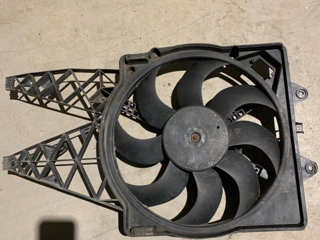 bontott FIAT GRANDE PUNTO Hűtő Ventilátor(ok), Radiátor(ok) Szett