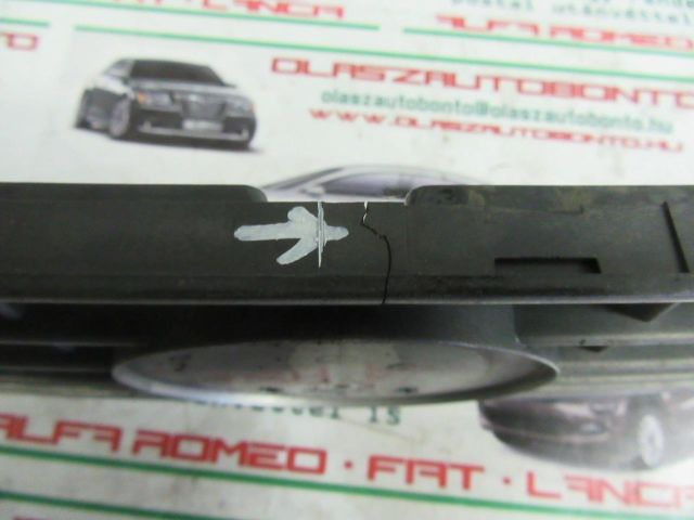 bontott FIAT GRANDE PUNTO Hűtőrács