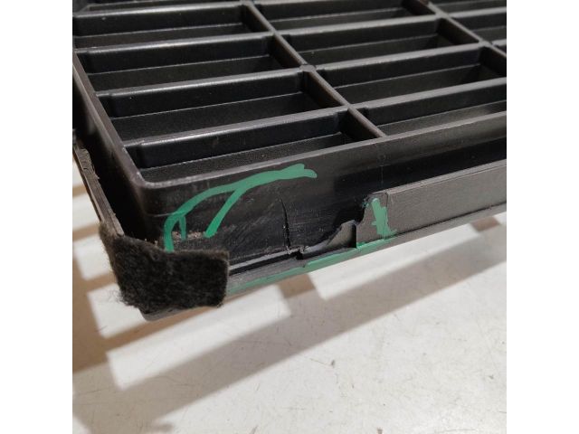 bontott FIAT GRANDE PUNTO Hűtőrács