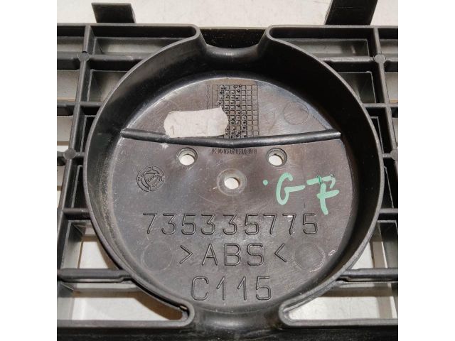 bontott FIAT GRANDE PUNTO Hűtőrács