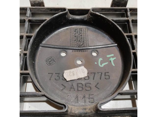 bontott FIAT GRANDE PUNTO Hűtőrács