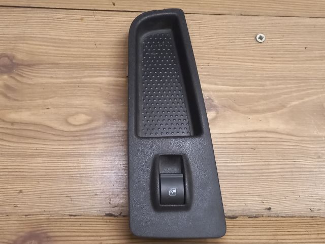 bontott FIAT GRANDE PUNTO Jobb első Ablakemelő Kapcsoló