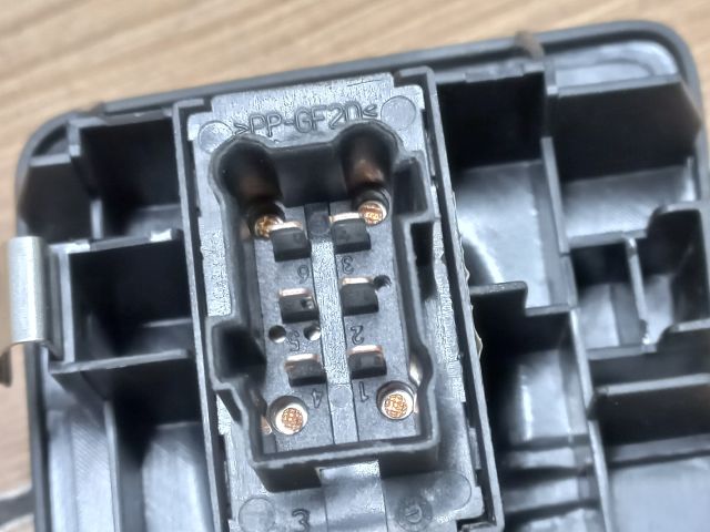 bontott FIAT GRANDE PUNTO Jobb első Ablakemelő Kapcsoló