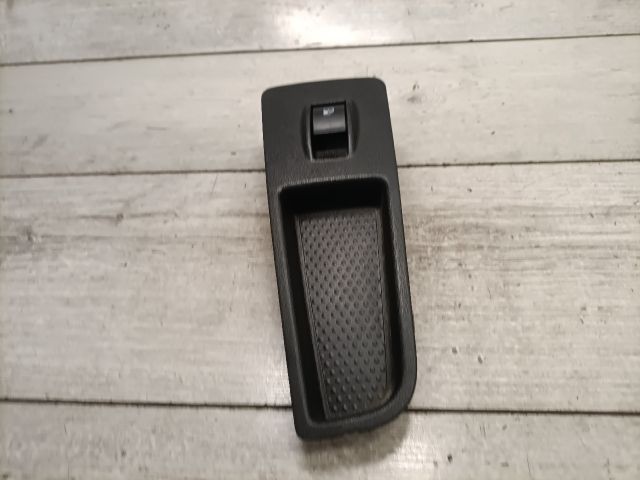 bontott FIAT GRANDE PUNTO Jobb első Ablakemelő Kapcsoló