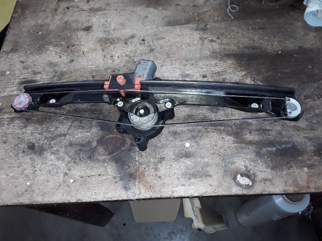 bontott FIAT GRANDE PUNTO Jobb első Ablakemelő Szerkezet (Elektromos)