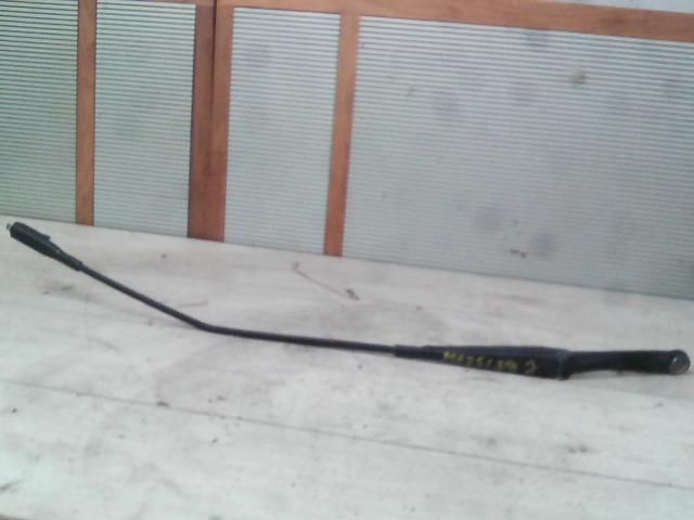 bontott FIAT GRANDE PUNTO Jobb első Ablaktörlő Kar