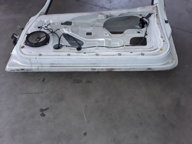 bontott FIAT GRANDE PUNTO Jobb első Ajtó (Üres lemez)