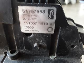 bontott FIAT GRANDE PUNTO Jobb első Ajtózár