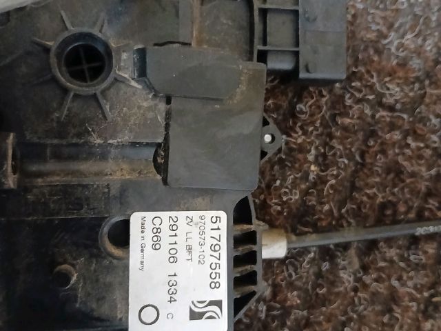 bontott FIAT GRANDE PUNTO Jobb első Ajtózár