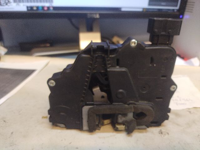 bontott FIAT GRANDE PUNTO Jobb első Ajtózár