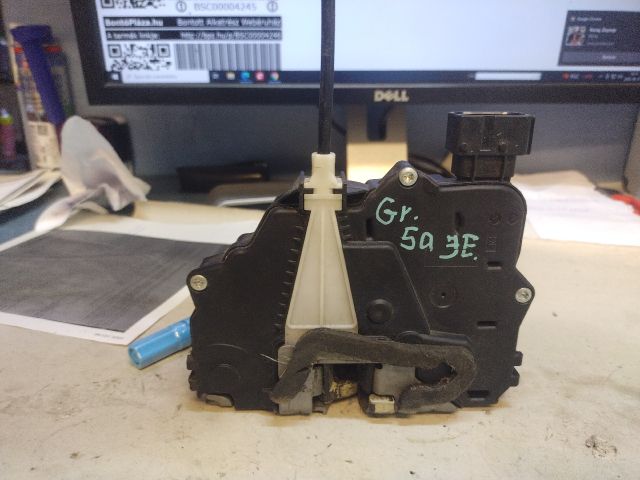 bontott FIAT GRANDE PUNTO Jobb első Ajtózár