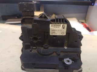 bontott FIAT GRANDE PUNTO Jobb első Ajtózár