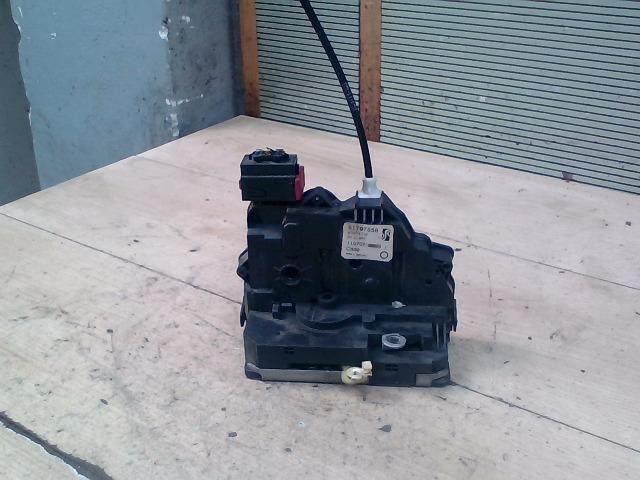 bontott FIAT GRANDE PUNTO Jobb első Ajtózár