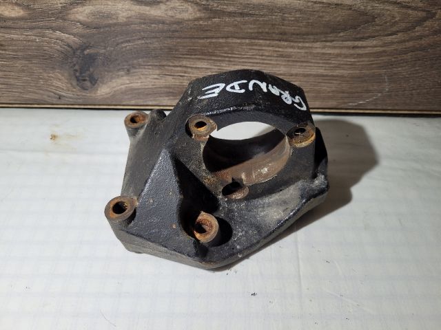 bontott FIAT GRANDE PUNTO Jobb első Féltengely Tartó