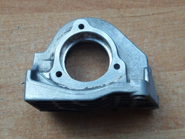 bontott FIAT GRANDE PUNTO Jobb első Féltengely Tartó