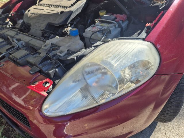 bontott FIAT GRANDE PUNTO Jobb első Sárvédő