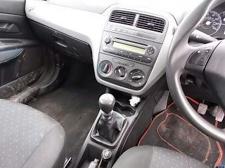 bontott FIAT GRANDE PUNTO Jobb első Ülés