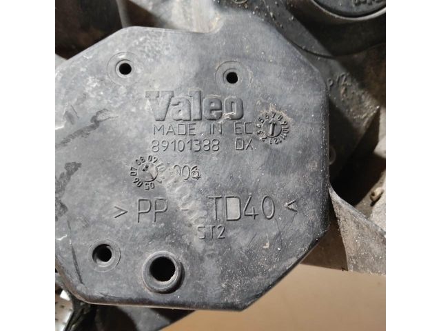 bontott FIAT GRANDE PUNTO Jobb Fényszóró