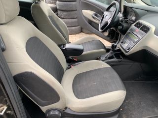 bontott FIAT GRANDE PUNTO Jobb hátsó Ajtó Kárpit