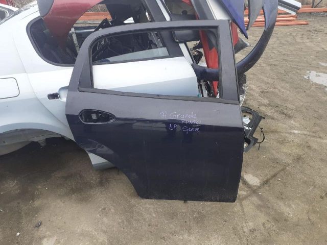bontott FIAT GRANDE PUNTO Jobb hátsó Ajtó (Üres lemez)