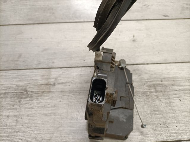 bontott FIAT GRANDE PUNTO Jobb hátsó Ajtózár