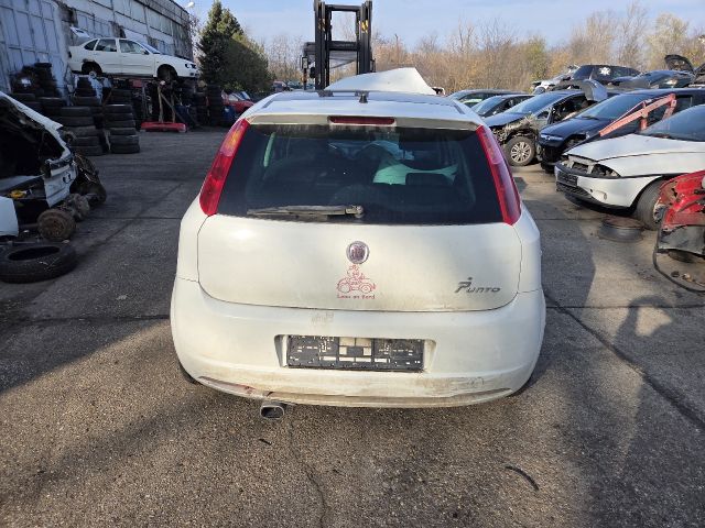 bontott FIAT GRANDE PUNTO Jobb hátsó Csonkállvány Kerékaggyal