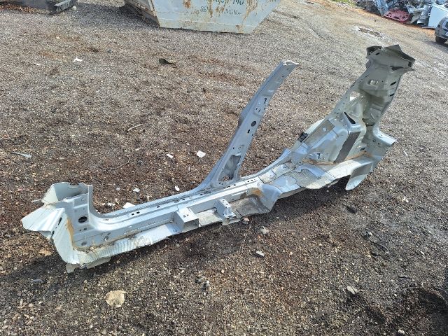 bontott FIAT GRANDE PUNTO Jobb Küszöb