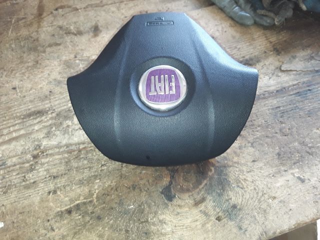 bontott FIAT GRANDE PUNTO Kormánylégzsák