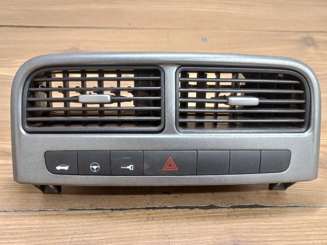 bontott FIAT GRANDE PUNTO Középső Szellőző