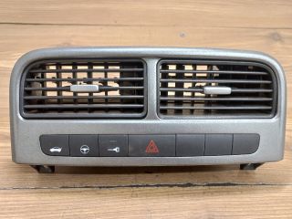 bontott FIAT GRANDE PUNTO Középső Szellőző