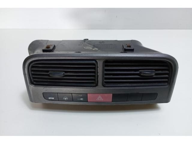 bontott FIAT GRANDE PUNTO Középső Szellőző