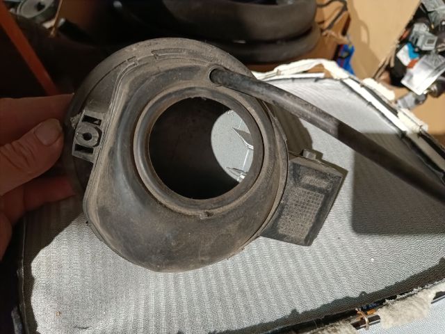 bontott FIAT GRANDE PUNTO Tankajtó