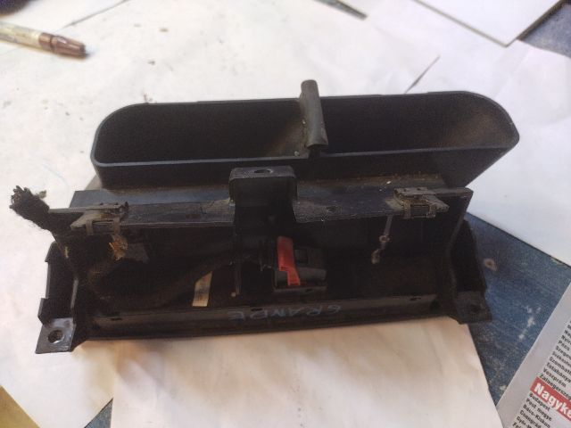 bontott FIAT GRANDE PUNTO Vészvillogó Kapcsoló