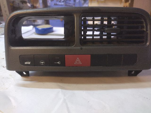 bontott FIAT GRANDE PUNTO Vészvillogó Kapcsoló