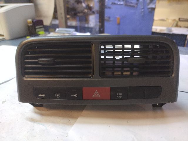 bontott FIAT GRANDE PUNTO Vészvillogó Kapcsoló