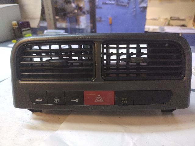 bontott FIAT GRANDE PUNTO Vészvillogó Kapcsoló