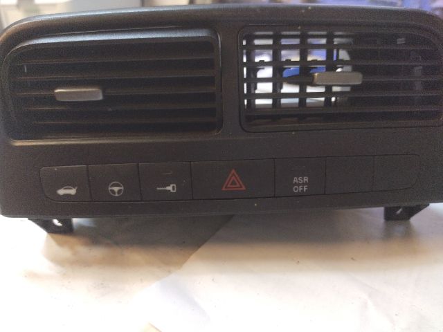 bontott FIAT GRANDE PUNTO Vészvillogó Kapcsoló