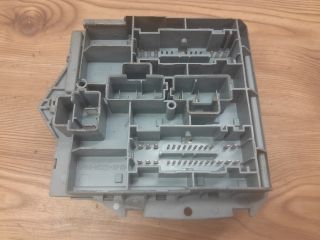 bontott FIAT IDEA Biztosítéktábla Motortér