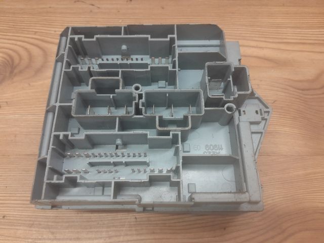 bontott FIAT IDEA Biztosítéktábla Motortér