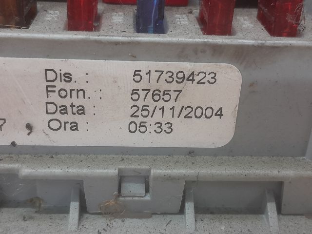 bontott FIAT IDEA Biztosítéktábla Motortér