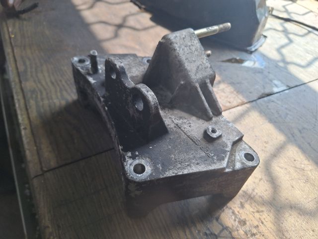 bontott FIAT IDEA Motor Tartó Bak (Fém)